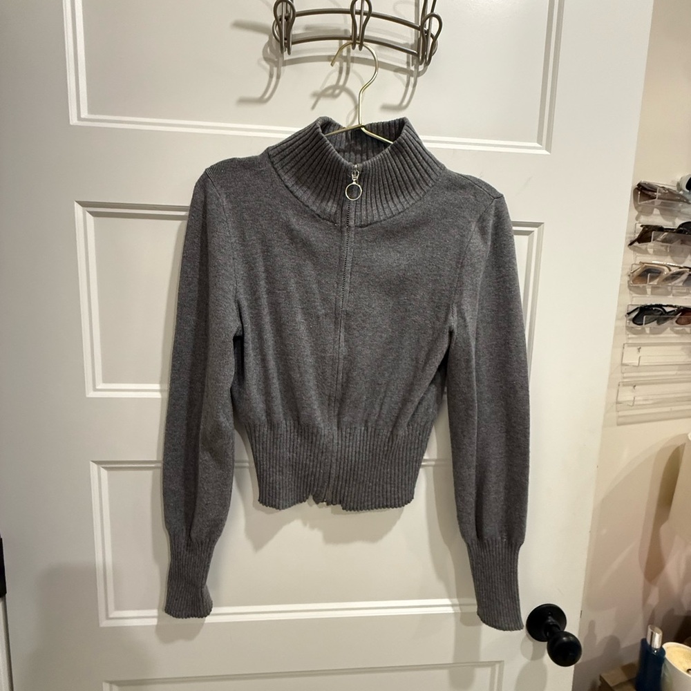 Gray Cropped Zip-up Women's Cardigan